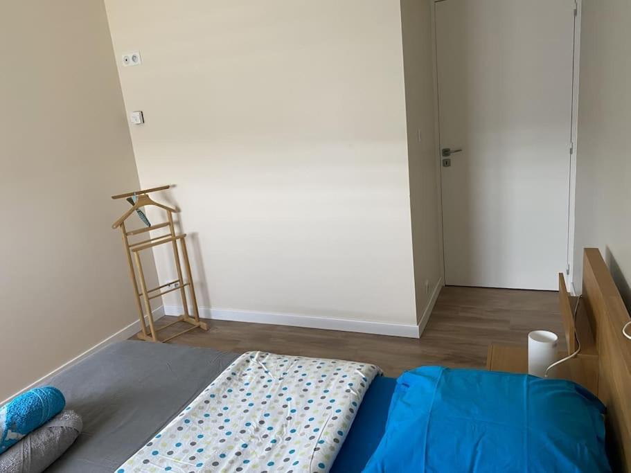Appartement Climatise Avec Terrasse Cours  Exterior foto